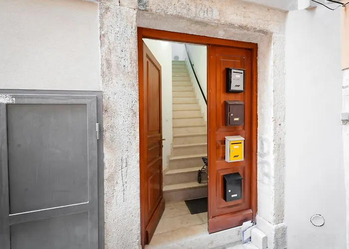 Grisia Διαμέρισμα Ρόβινι